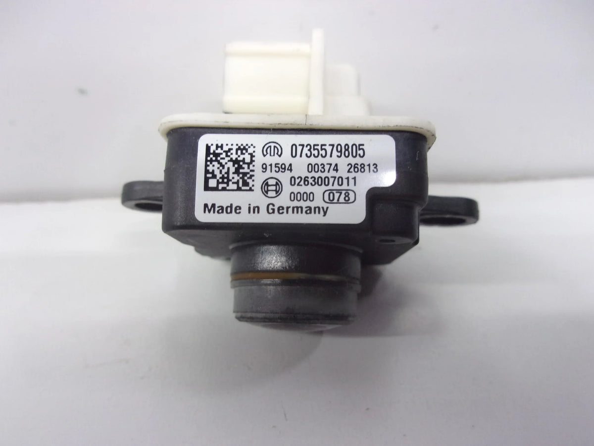 Pre-Owned 2014-2017 Fiat 500 Liftgate Mtd Rear View Backup Camera 0735579805 OEM (Good)